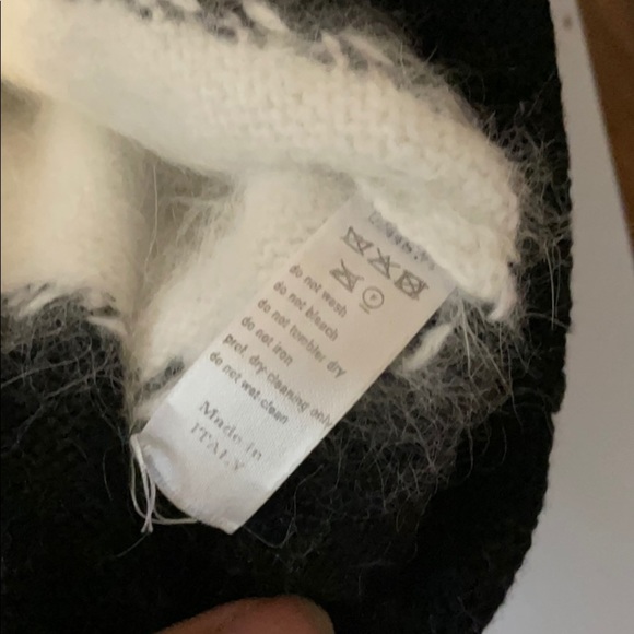 Carolina Herrera turtleneck - Picture 5 of 8